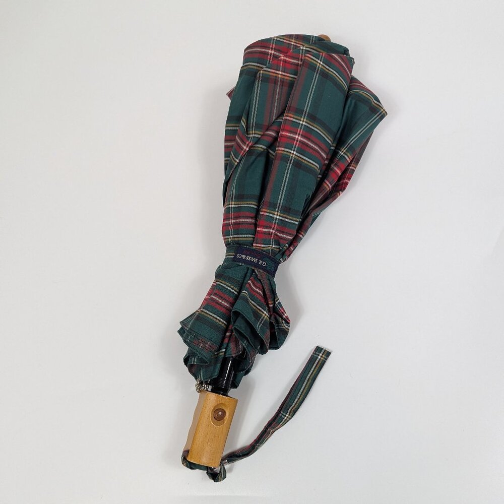 GH BASS CO. Tartan Plaid Umbrella Red & Green Vintage 1990's